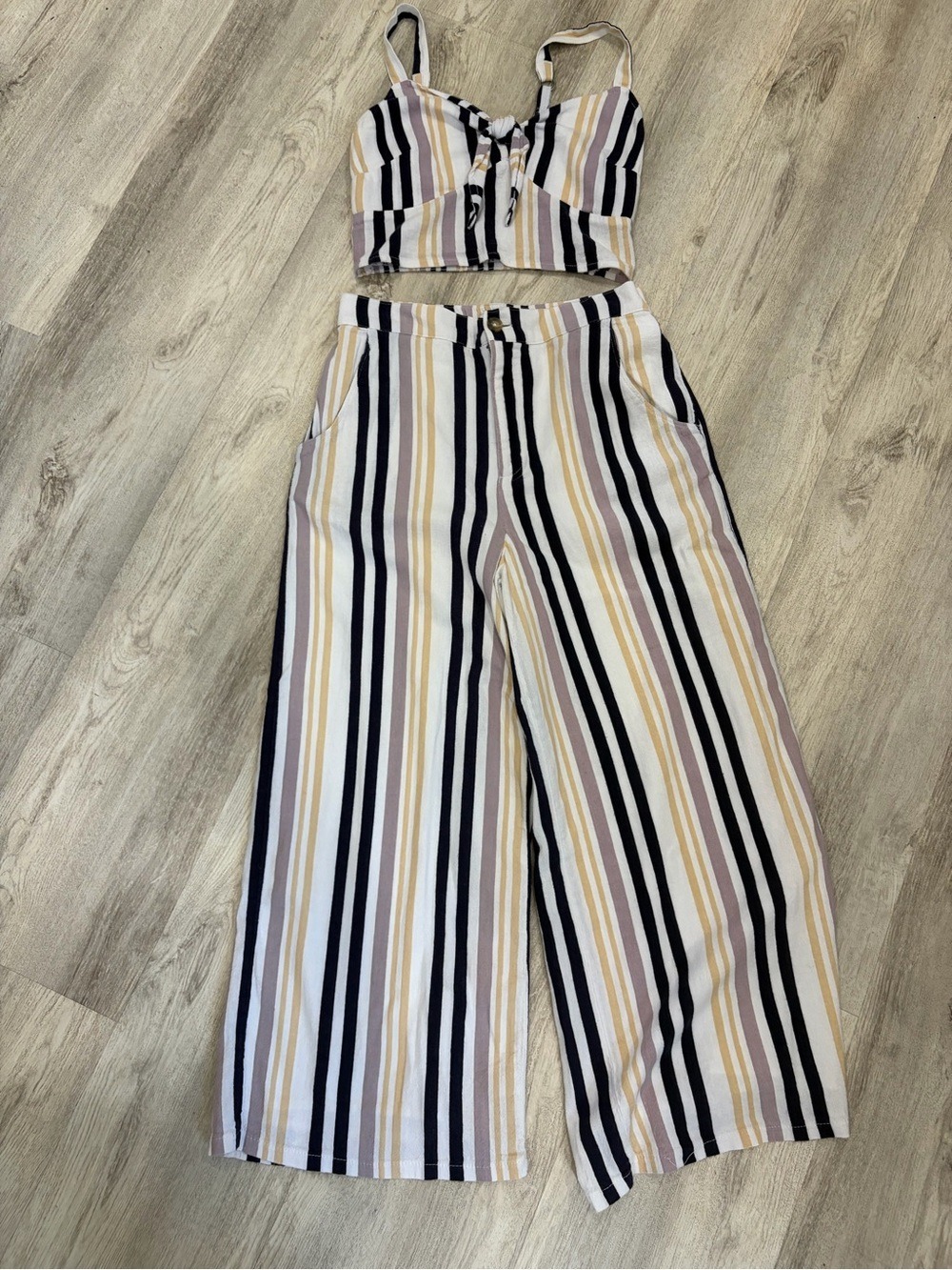 Hollister Matching set Crop bralette tank and wide leg high rise cropped pants M